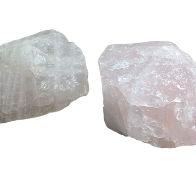 Grandes e pesadas pedras em quartzo rosa