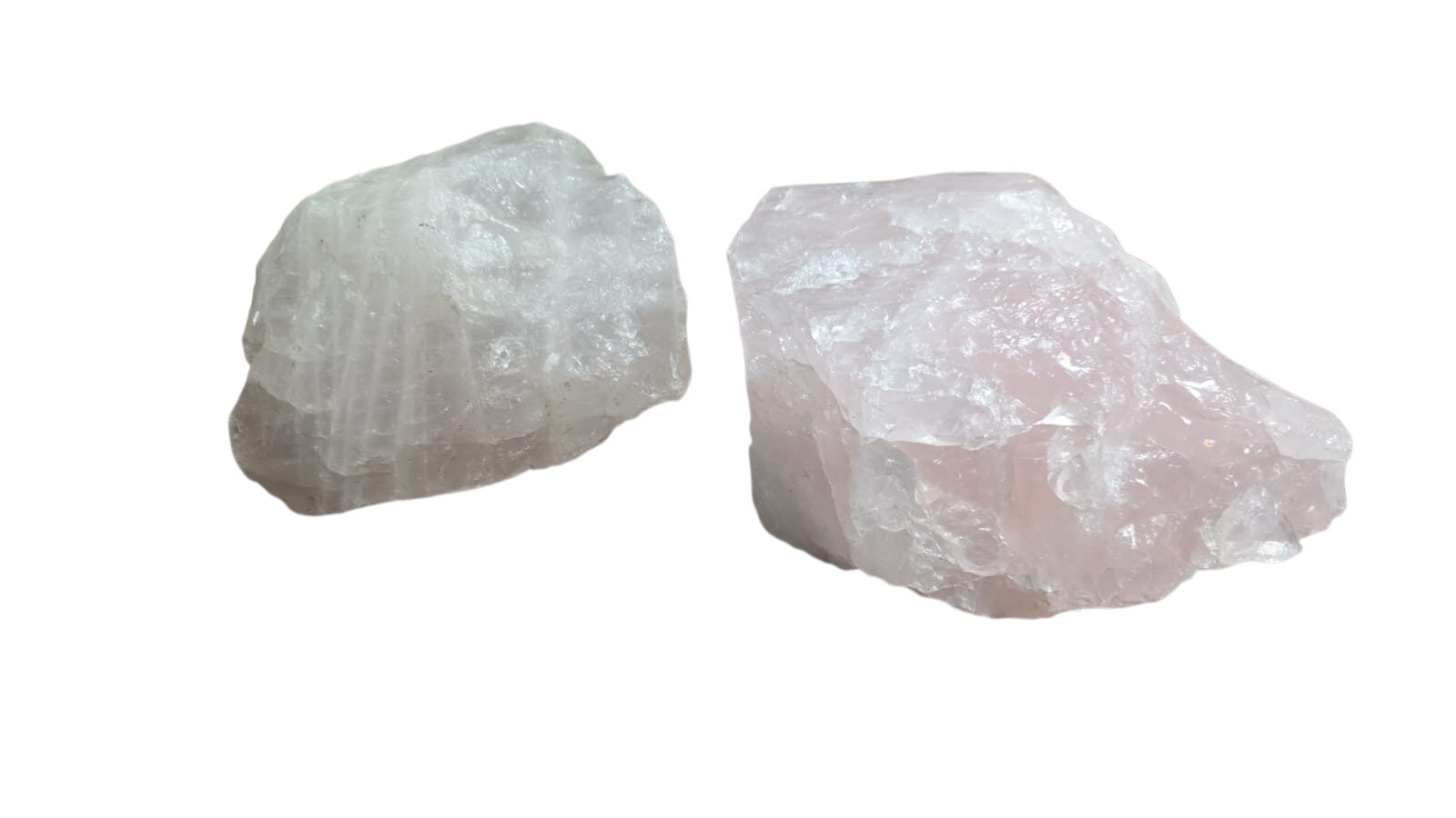 Grandes e pesadas pedras em quartzo rosa