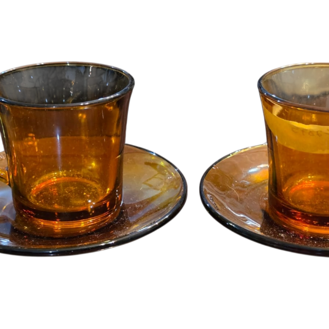 Xícara de café com pires