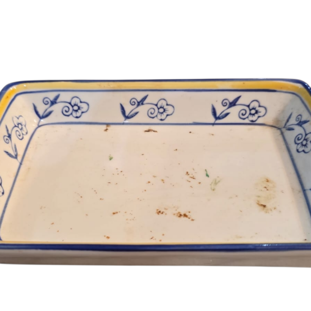 Antiga travessa de louça