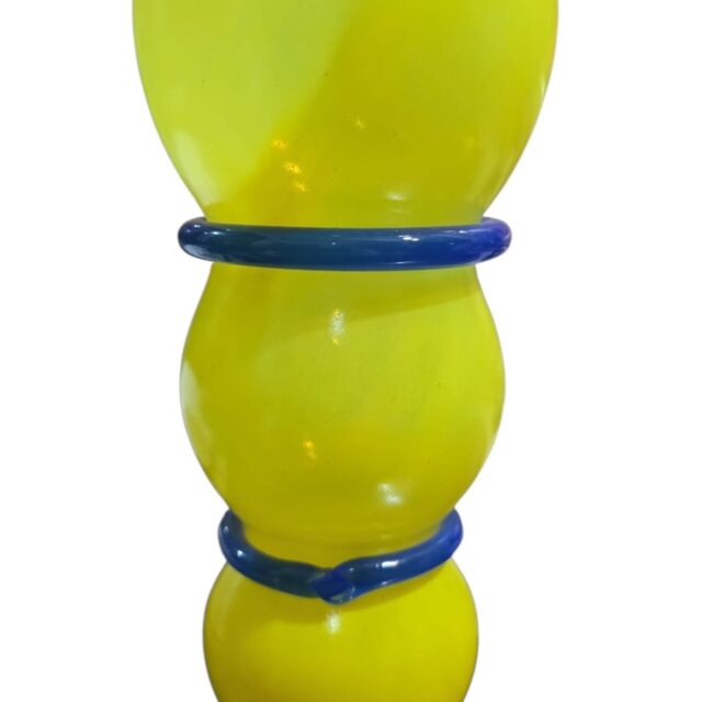 Elegante vaso em Murano, feito a mão, impecável