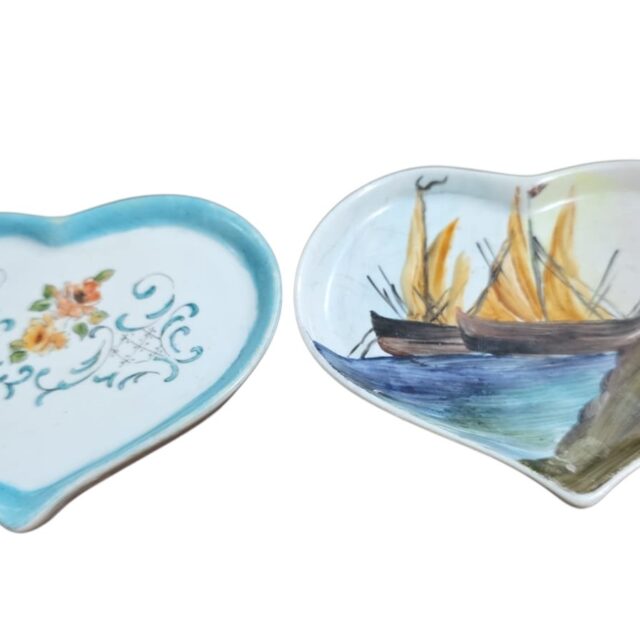 Par de pinga joias de porcelana pintados a mão