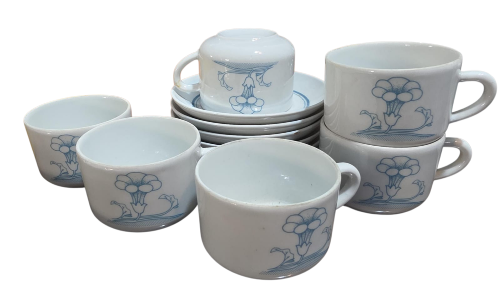 Antigas xícaras de porcelana Pozzani. (valor unitário)