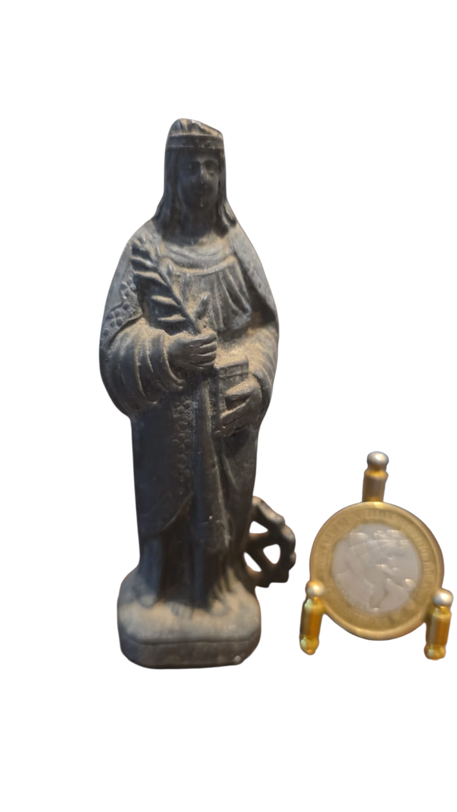 Sacro antigo de metal