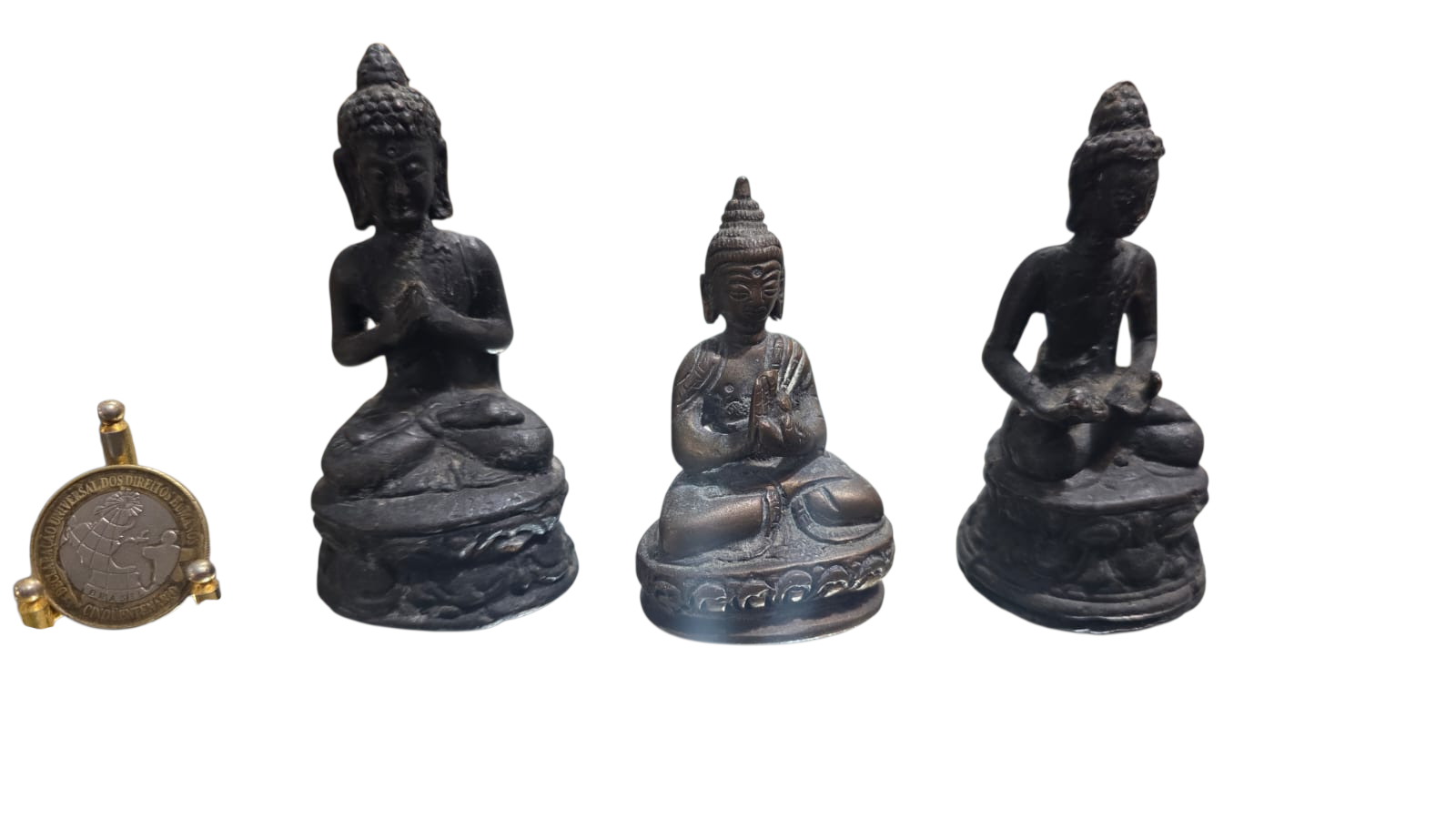 Trio de antigas esculturas de bronze representando divindades do oriente