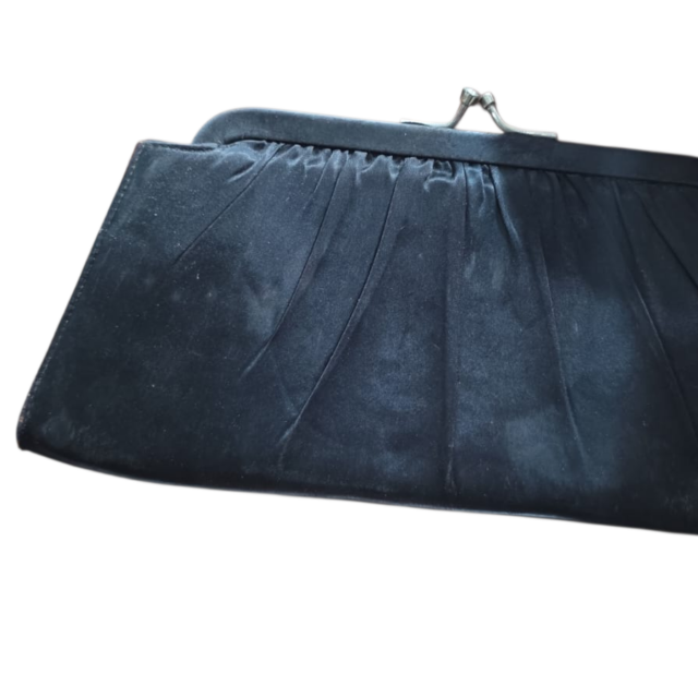 Antiga e elegante bolsa feminina