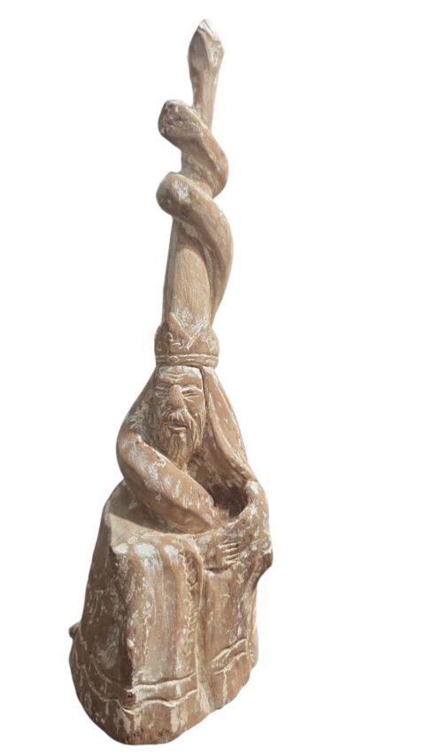 Antiga escultura de madeira