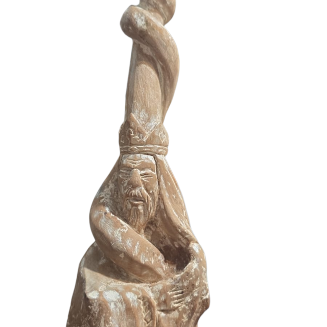 Antiga escultura de madeira