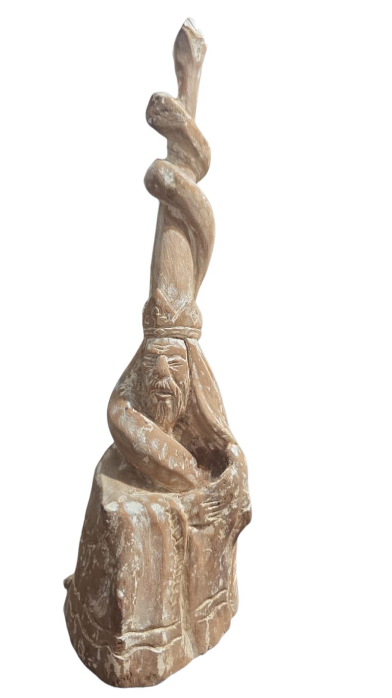 Antiga escultura de madeira