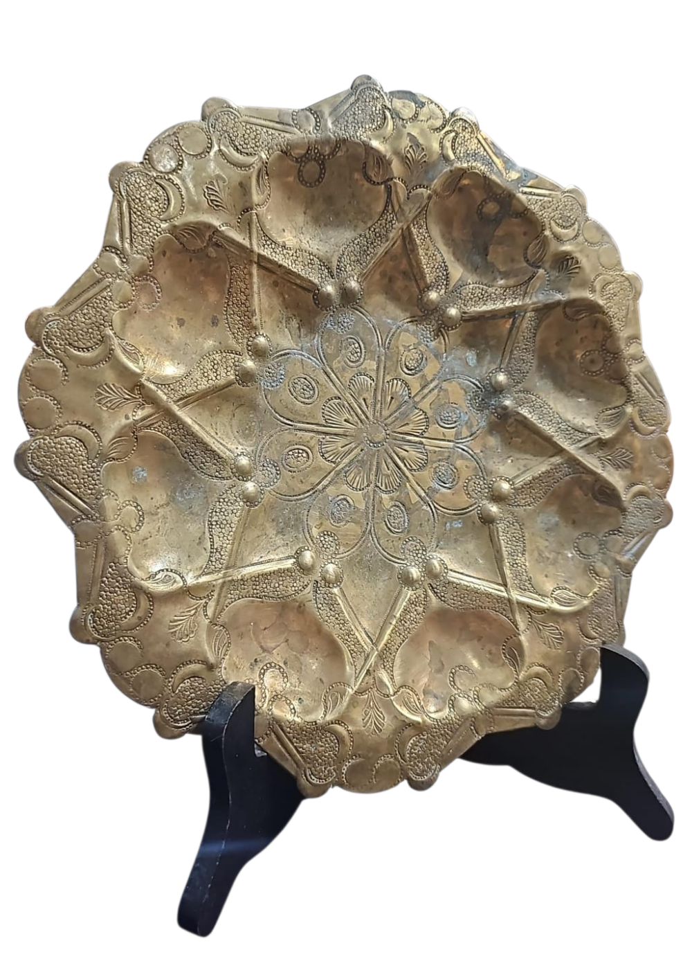 Centro de mesa em dourado metal ricamente cinzelado