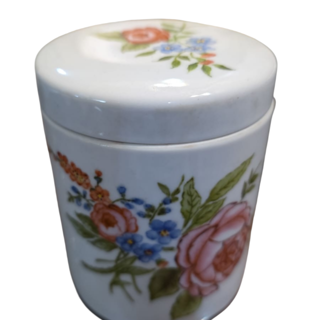 Pote de porcelana com belos motivos florais pintados a mão