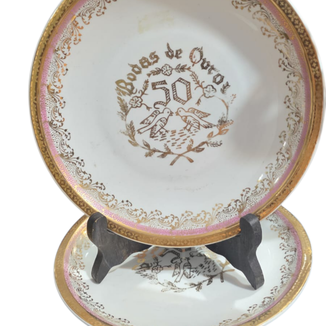 Antigos pratos de sobremesa porcelana Real (valor unitário)
