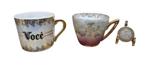 Par de xícaras de café em porcelana