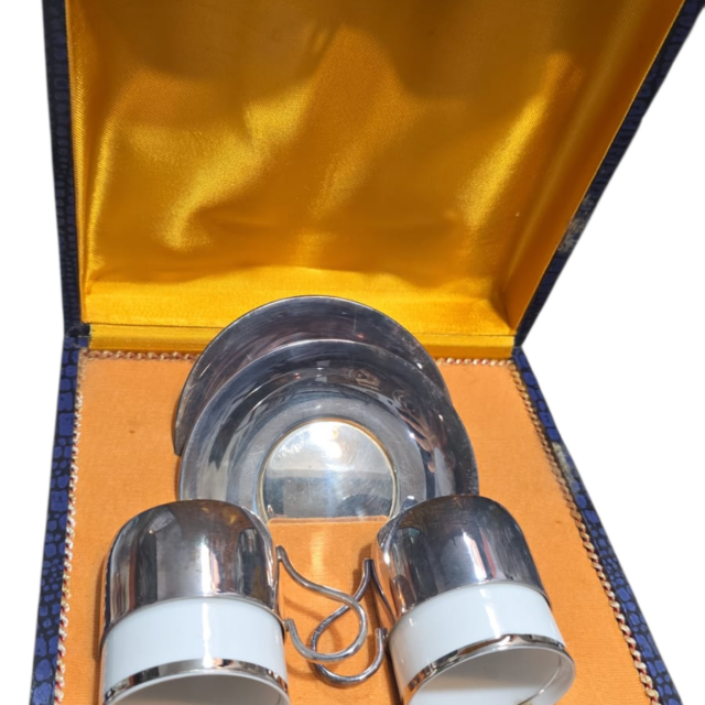 Antigo conjunto de par de xícaras, com estojo