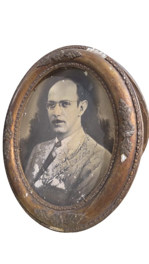 Antiga fotografia com moldura antiga