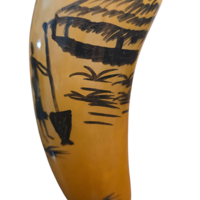 Antigo copo feito de chifre, arte feita a mão