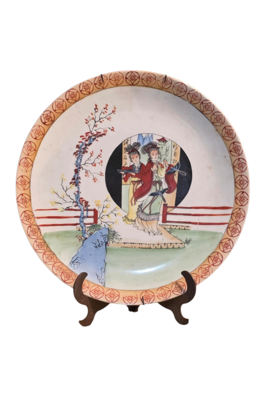 Antiga porcelana com bela arte oriental pintada à mão