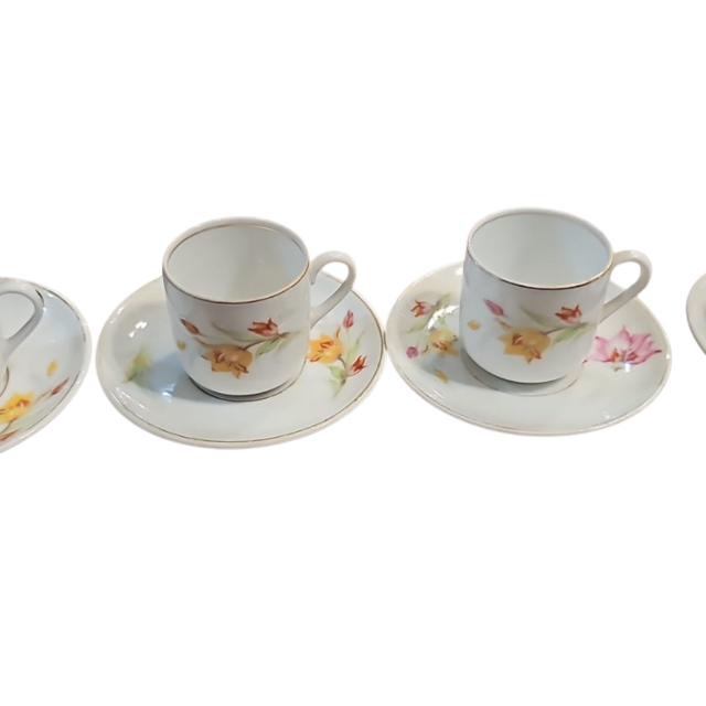 Raras xícaras porcelana casca de ovo da manufatura Real