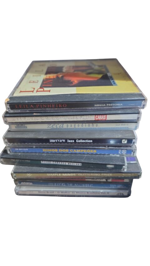 Lote com 100 cds diversos