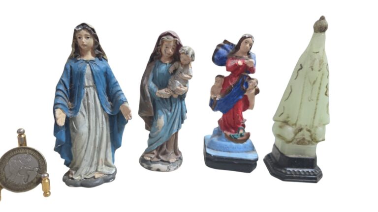 Quarteto de imagens sacras diversas