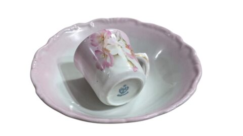 Incrível xícara de café em porcelana alemã