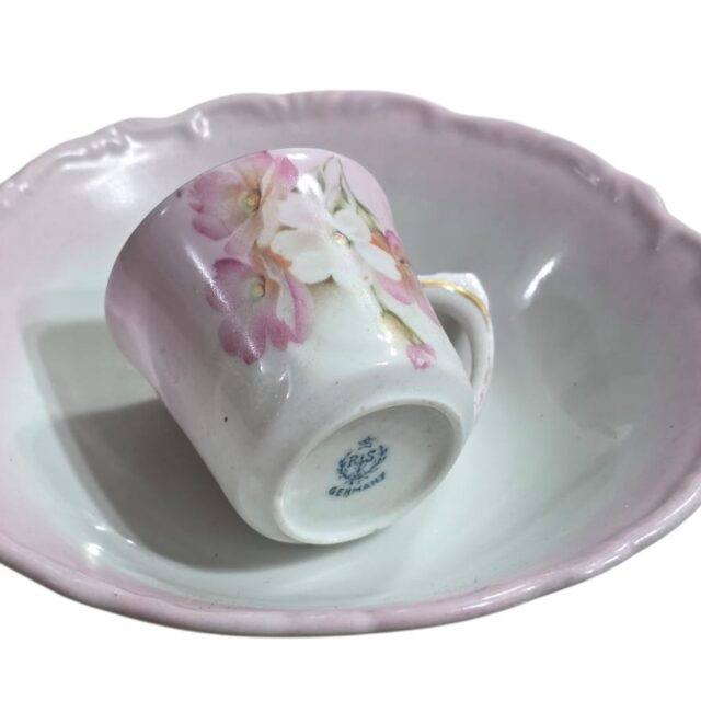 Incrível xícara de café em porcelana alemã