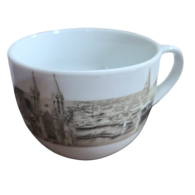 Xícara de porcelana grande