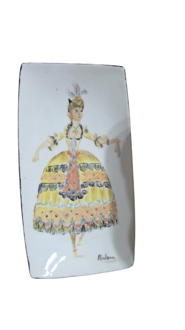 Antiga bandeja de porcelana pintada a mão