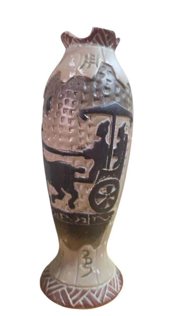 Vaso de resina com bela arte