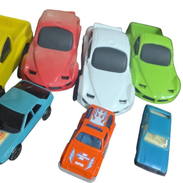 Lote de carrinhos de brinquedo
