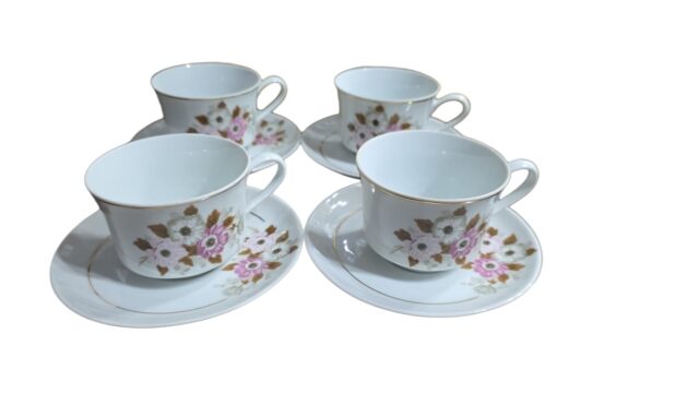 Conjunto de xícaras de chá porcelana Real, motivos florais