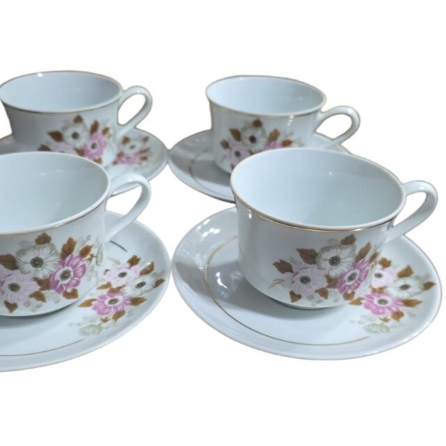 Conjunto de xícaras de chá porcelana Real, motivos florais