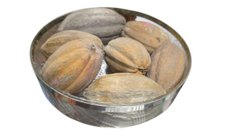 Antiga fruteira de acrílico com sete frutas artificiais de cerâmica