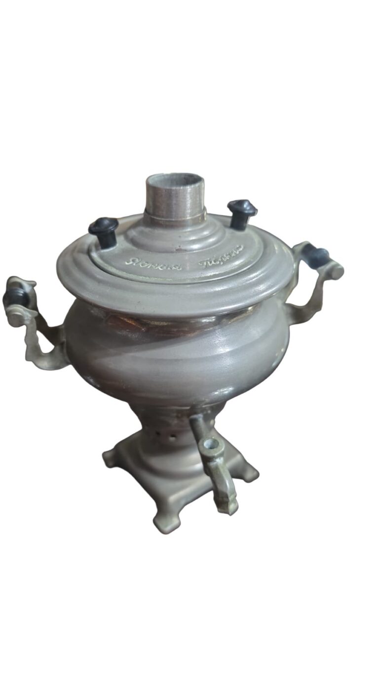 Samovar russo