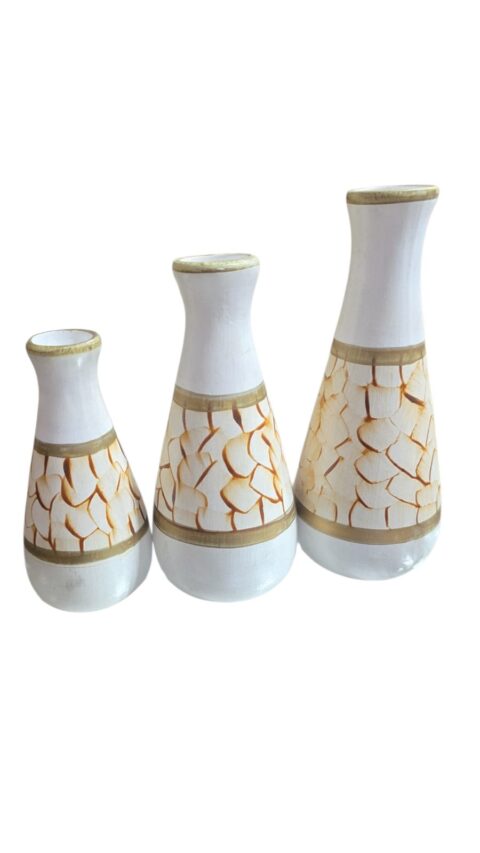 Trio de vasos de cerâmica