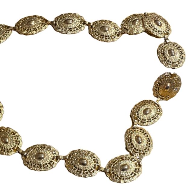 Cinto em metal dourado
