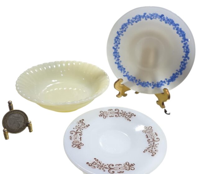 Trio de diversas opalinas antigas