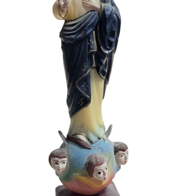 Escultura sacra em resina. N. S. do Sameiro