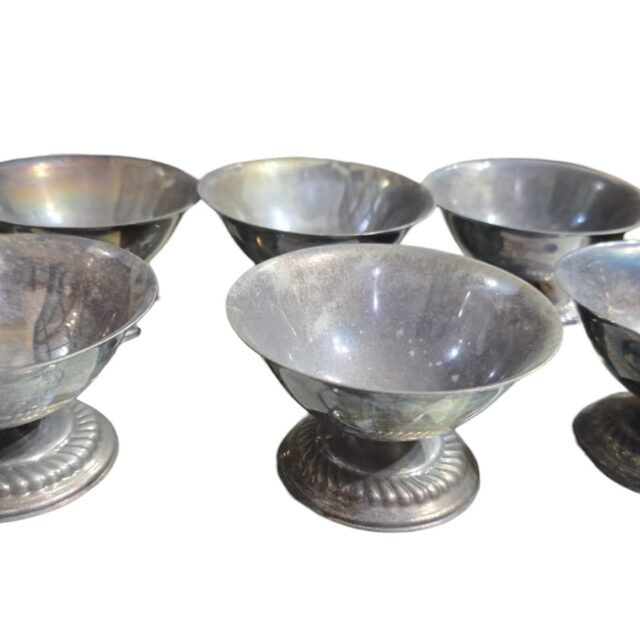 Potes de sobremesa espessurados a prata, belo banho. (valor unitário)