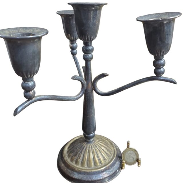 Antigo Candelabro espessurado a prata