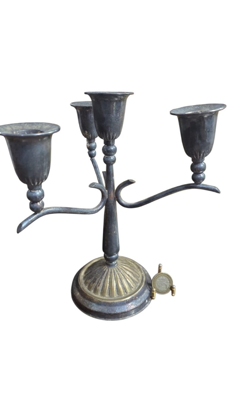 Antigo Candelabro espessurado a prata