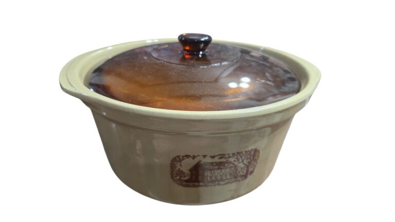 Panela de cerâmica vintage (tipo crock pot ou country cooker)