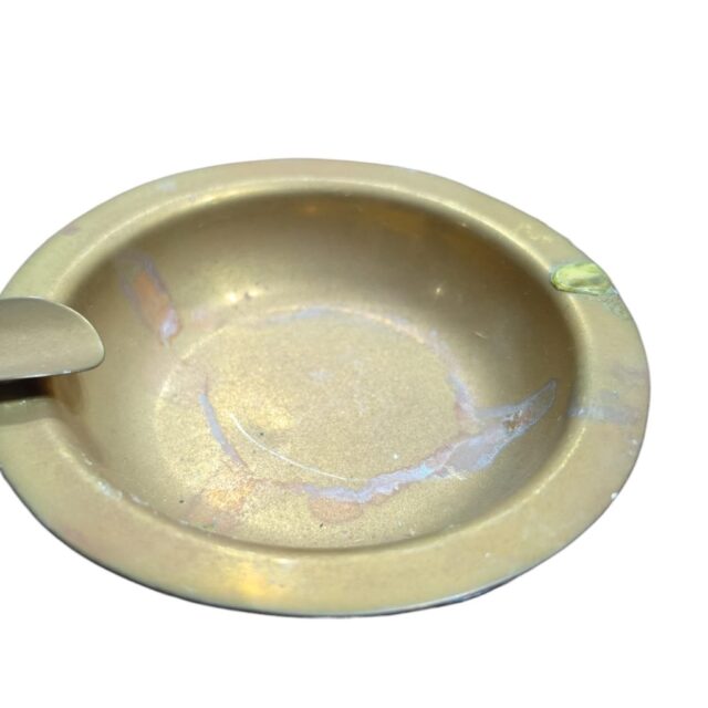 Cinzeiro de metal