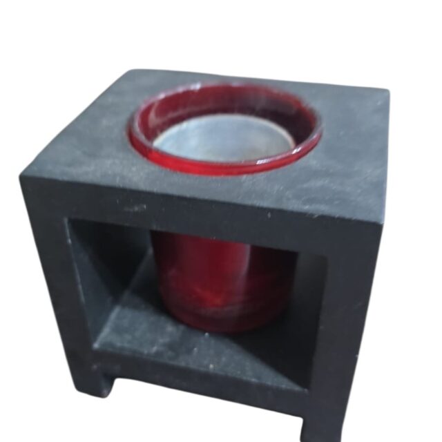 Castiçal com vela