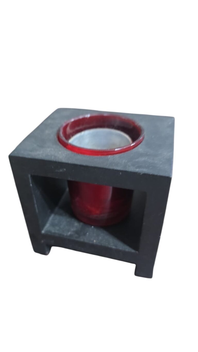 Castiçal com vela