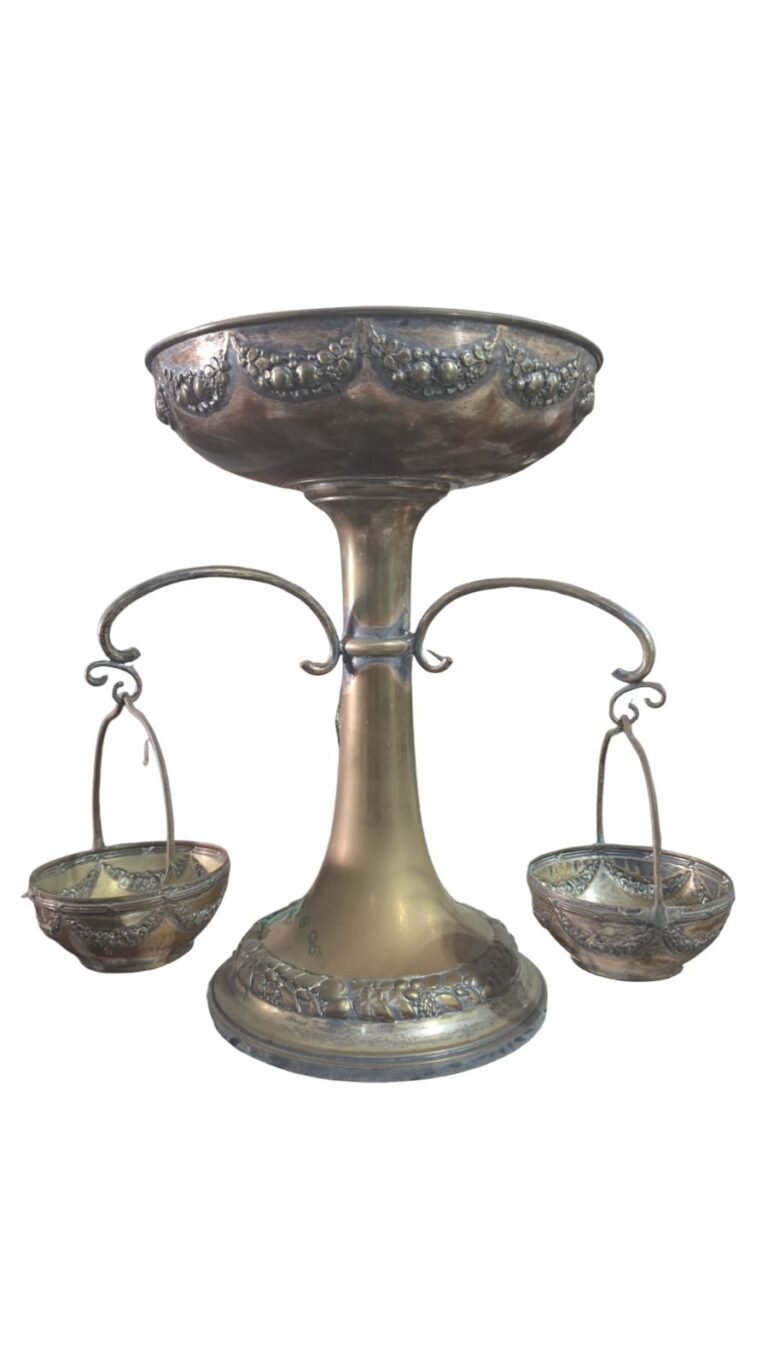 Antiga fruteira/centro de mesa espessurada a prata