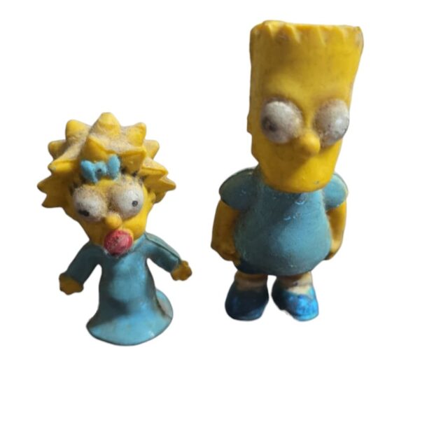 Antigo par de bonecos Simpsons
