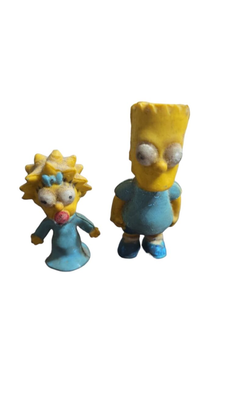 Antigo par de bonecos Simpsons