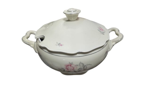 Sopeira alemã de porcelana Bavaria, motivos florais
