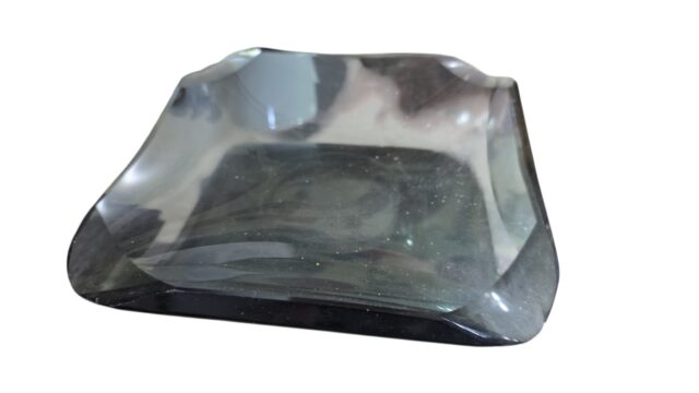 Grande e antigo cinzeiro em cristal fumê